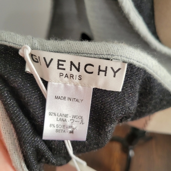 Givenchy Large Logo Gradient Scarf - Picture 8 of 10
